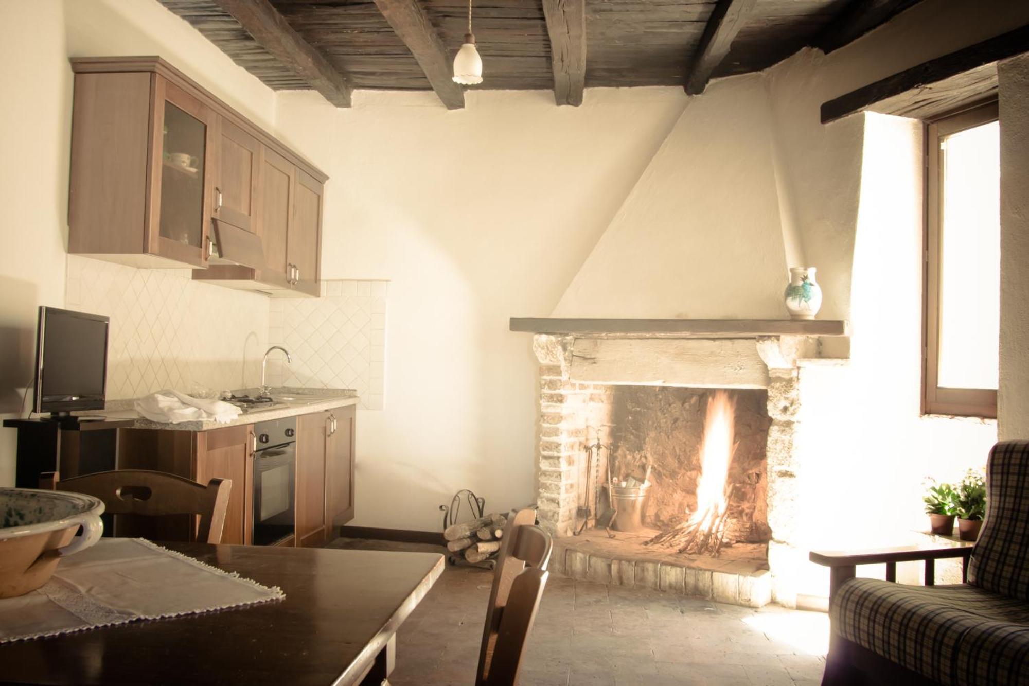 Borgo San Valentino * Arrone